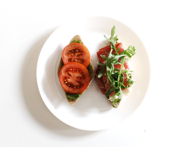 Sandwich mit Ziegenkäse, Schinken und Rucolapesto - Pödör