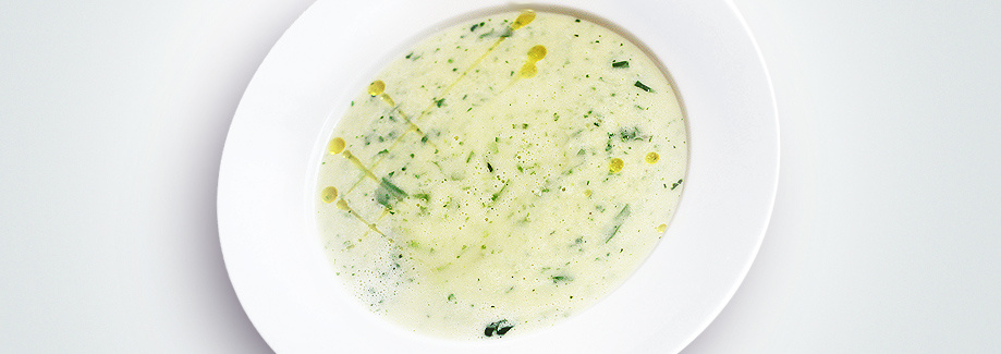 Kartoffel-Bärlauch-Suppe mit Leindotteröl
