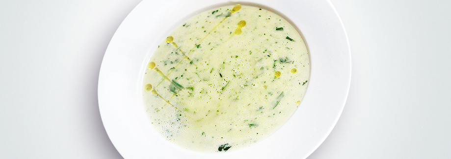 Kartoffel-Bärlauch-Suppe mit Leindotteröl