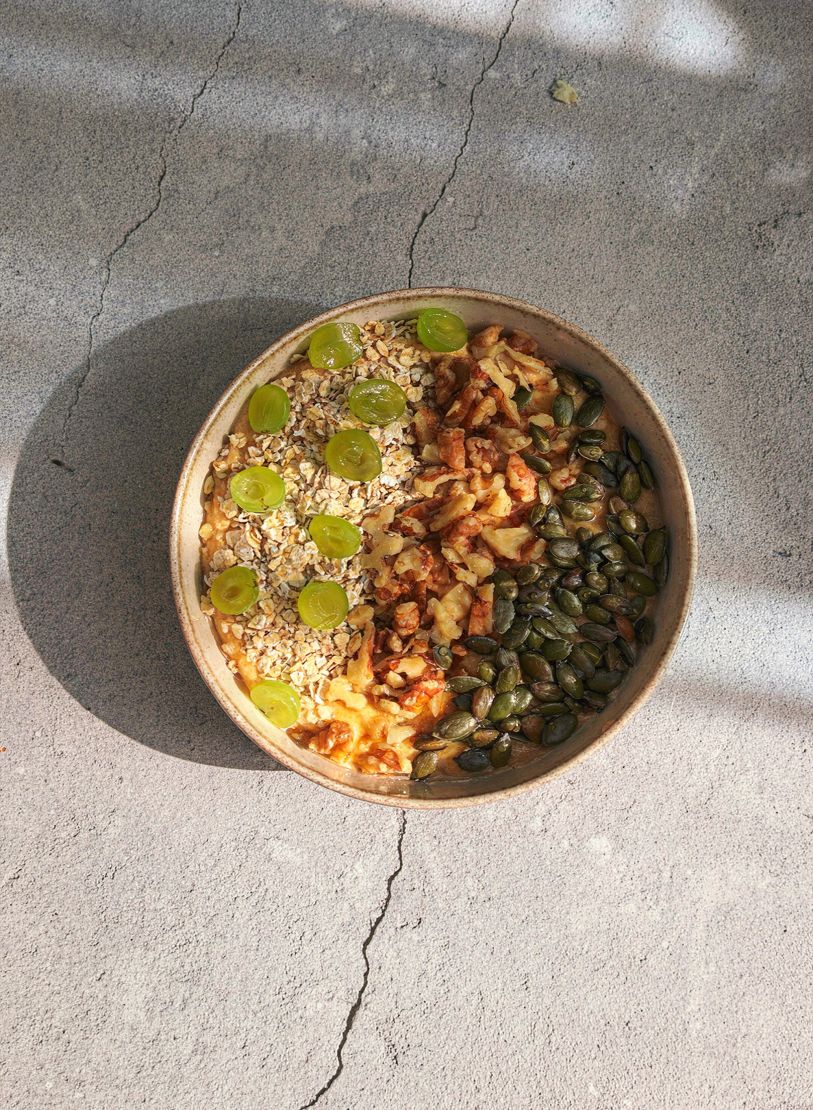 Kürbis-Joghurt-Bowl mit Walnussöl - Frühstück