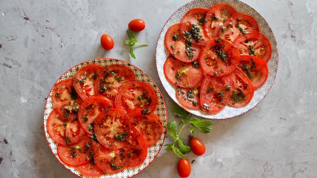 Tomaten-Carpaccio mit Kräutern