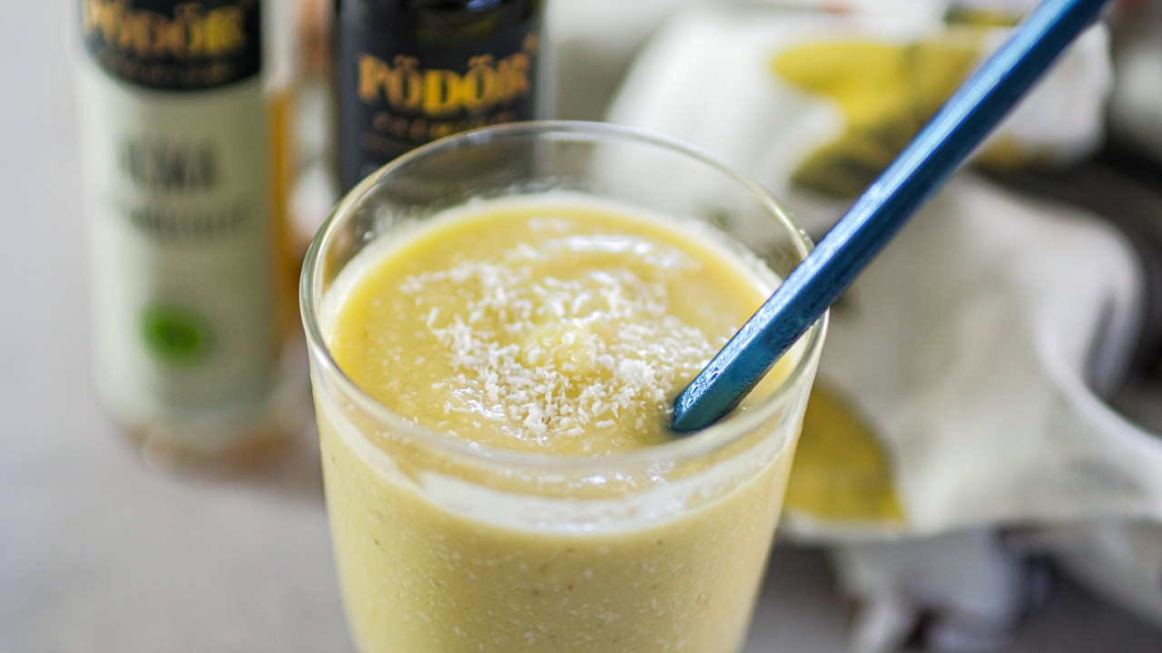 Smoothie im Piña-Colada-Stil mit Bio-Avocadoöl – alkoholfrei