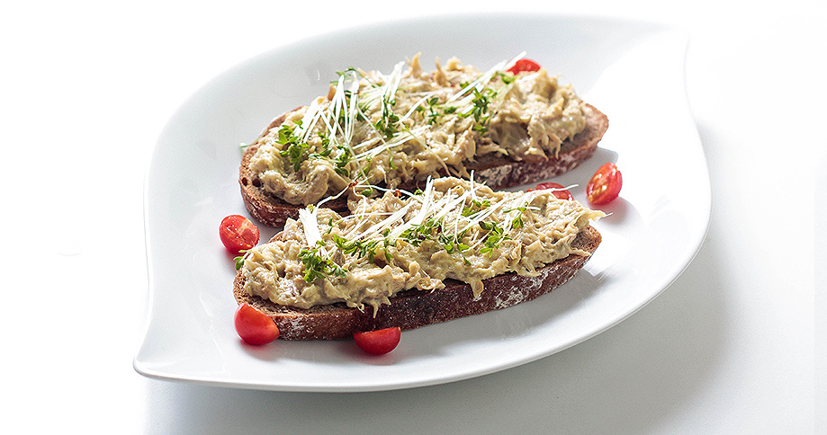 Makrelenpaste mit hausgemachter Mayonnaise und Pödör Bio Hanföl