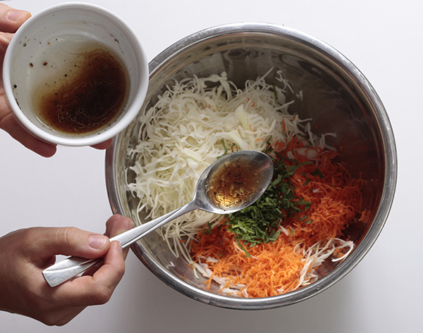 Krautsalat mit Pödör Haselnussöl und Pödör Pflaumenessig - Pödör