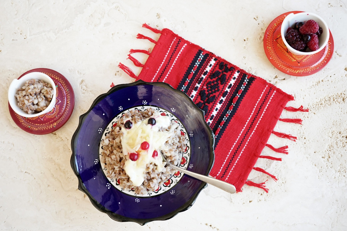 Buchweizenbrei mit Joghurt und Apfel