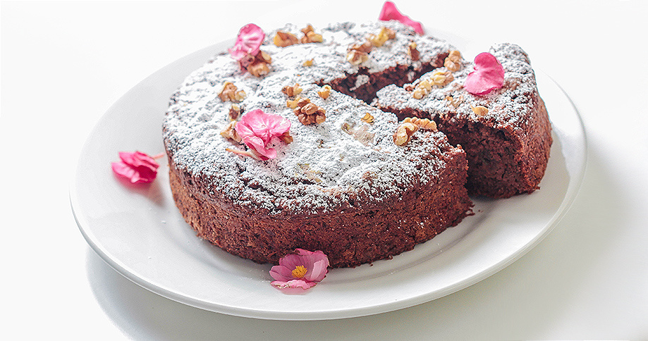 Vegane Zucchinitorte mit Pödör Rapsöl, Pödör Erdmandel-/Tigernussöl und Pödör Bio Chiasamen