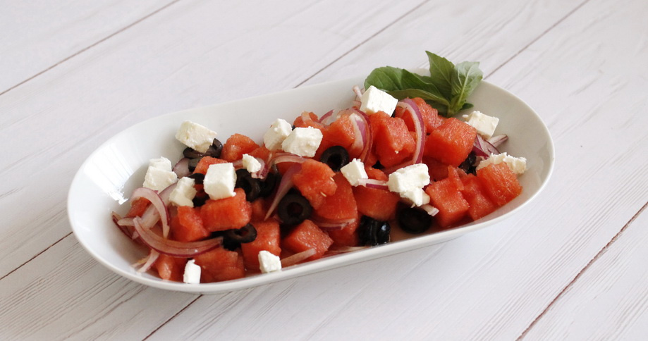 Melonensalat mit Traubenkernöl und Feta