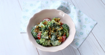 Brokkoli-Salat mit Gorgonzola und Walnussöl