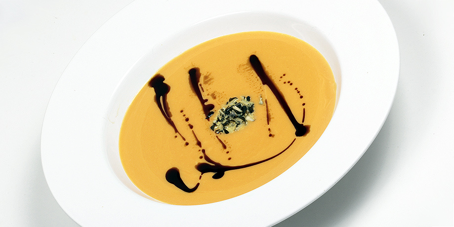 Kürbiscremesuppe mit Pödör Apfelbalsamico Crema